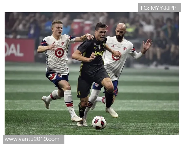 足球明星魅力横版帅照展现运动之美与风采