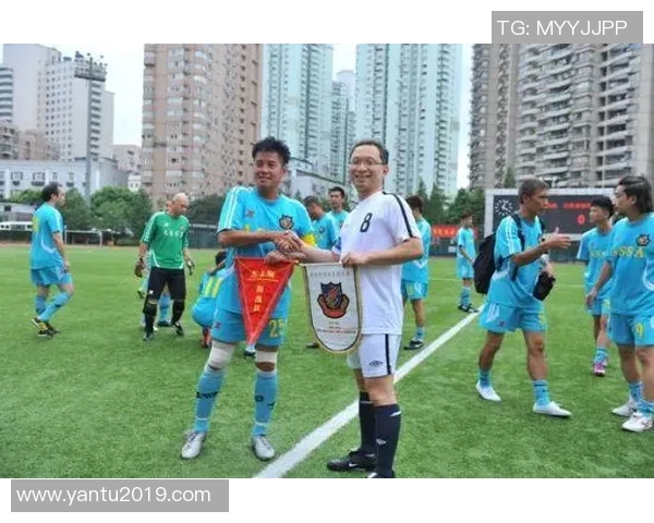 永潮足球明星卡引领球迷热潮助力年轻球员梦想成真 永潮足球明星卡引领球迷热潮助力年轻球员梦想成真